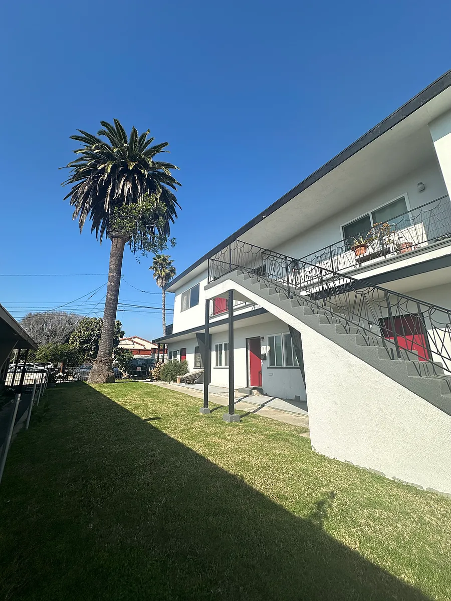 Building Photo - 821 Maple St #C