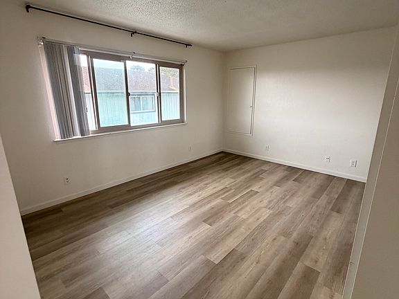 5th image of 262 Hawthorne St APT 5