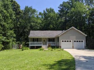 94 Trouble Ln, Mathews, VA 23109