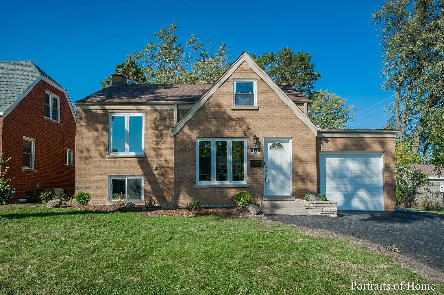 138 E Monroe St photo 1