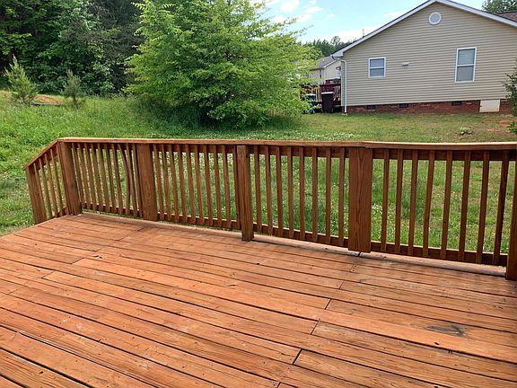 Spacious Back deck