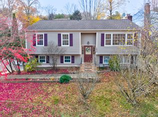 1053 Cutspring Rd, Stratford, CT 06614