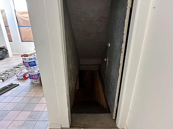4th image of 3572 20th St #3572