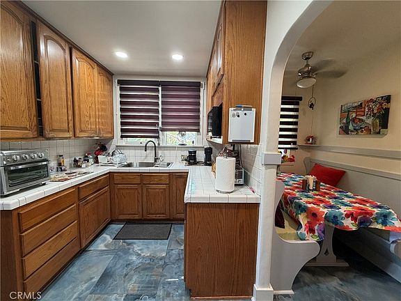 4th image of 804 N Catalina Ave