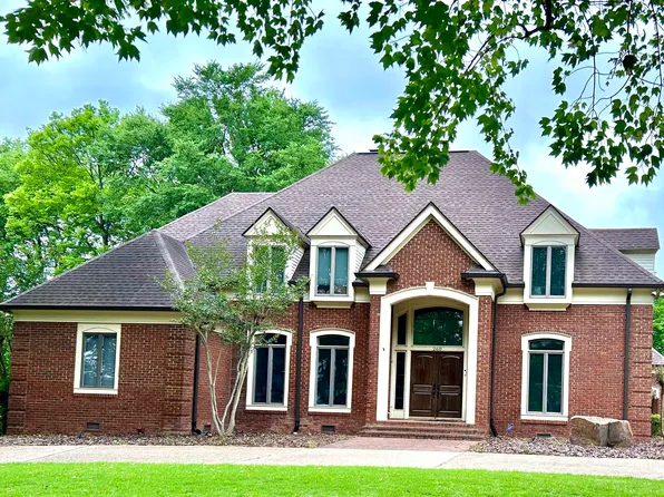 260 Indian Springs Dr, Florence, AL 35634