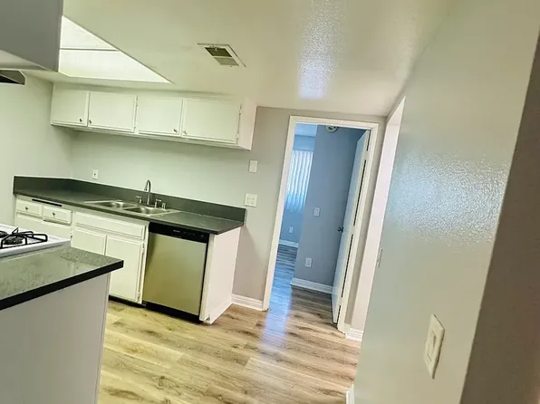 2 Bedroom Apartments in Van Nuys