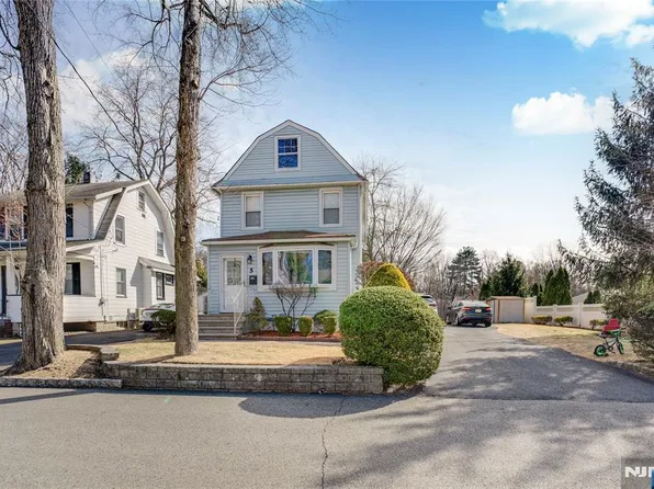 5 Lawrence Ave, Dumont, NJ 07628