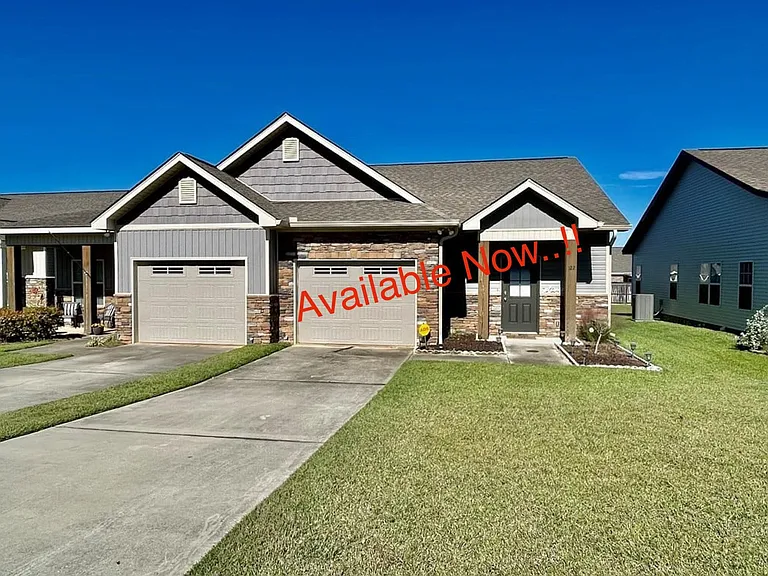 122 Heyward Dr — Photo 1