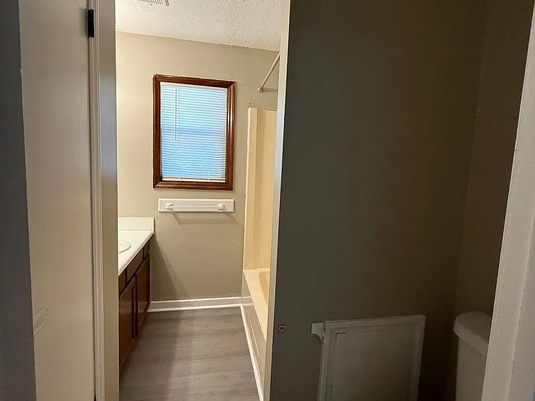 2146 Charles St #6 — Photo 13