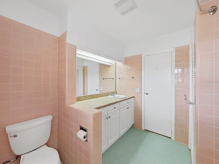 1701 Laurie Ln — Photo 17
