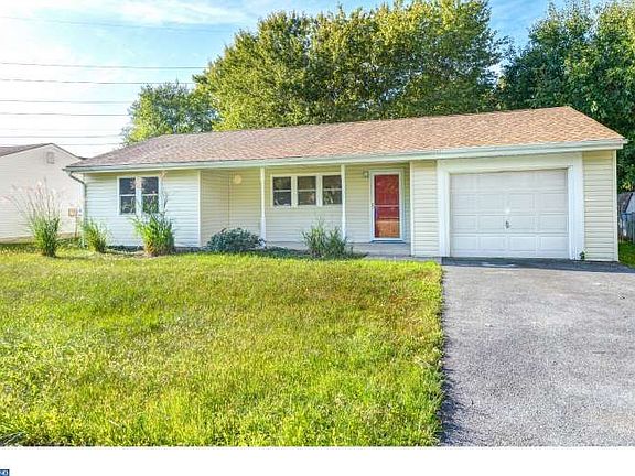 3rd image of 101 W Shady Dr