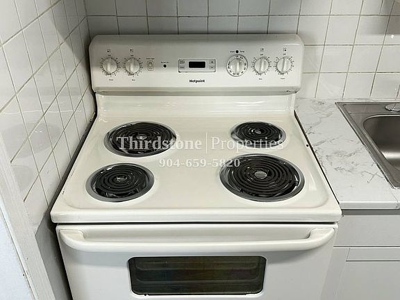 5th image of 2030 Allandale Cir W