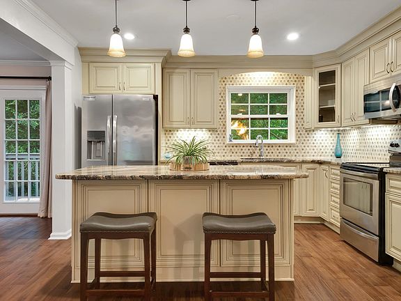 4th image of 3511 Westford Dr