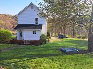 540 1st St, Ernest, PA 15739