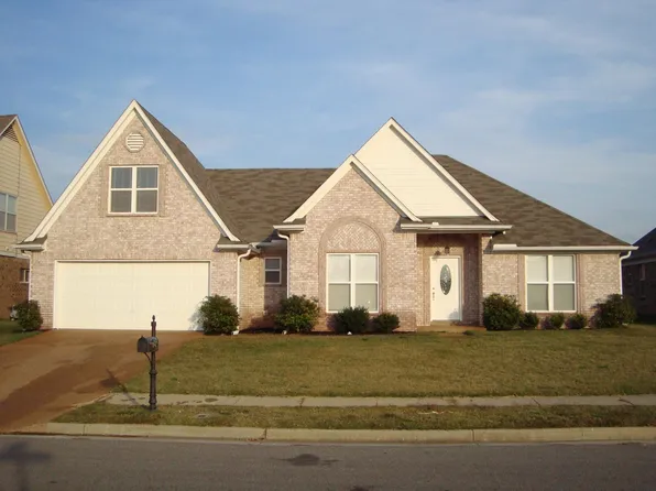 360 Whispering Ridge Dr, Oakland, TN 38060