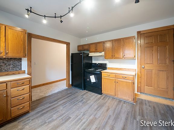 3rd image of 125 E Main Ave #2