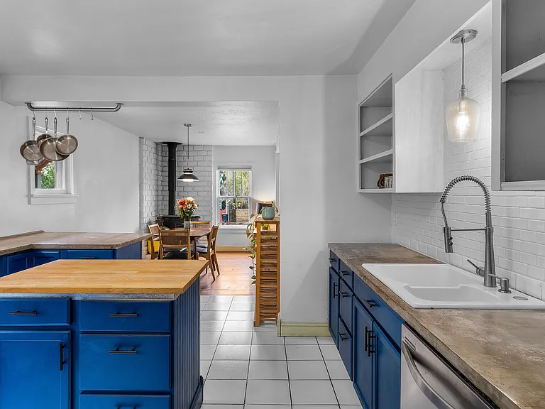 145 NW Jefferson Pl — Photo 19