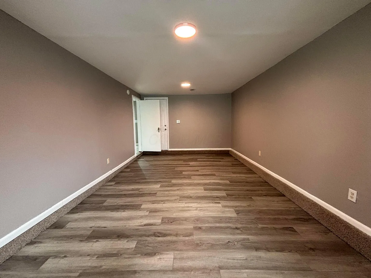 3 bed, 1.0 bath, 1196 sqft, $1,600 — Photo 2