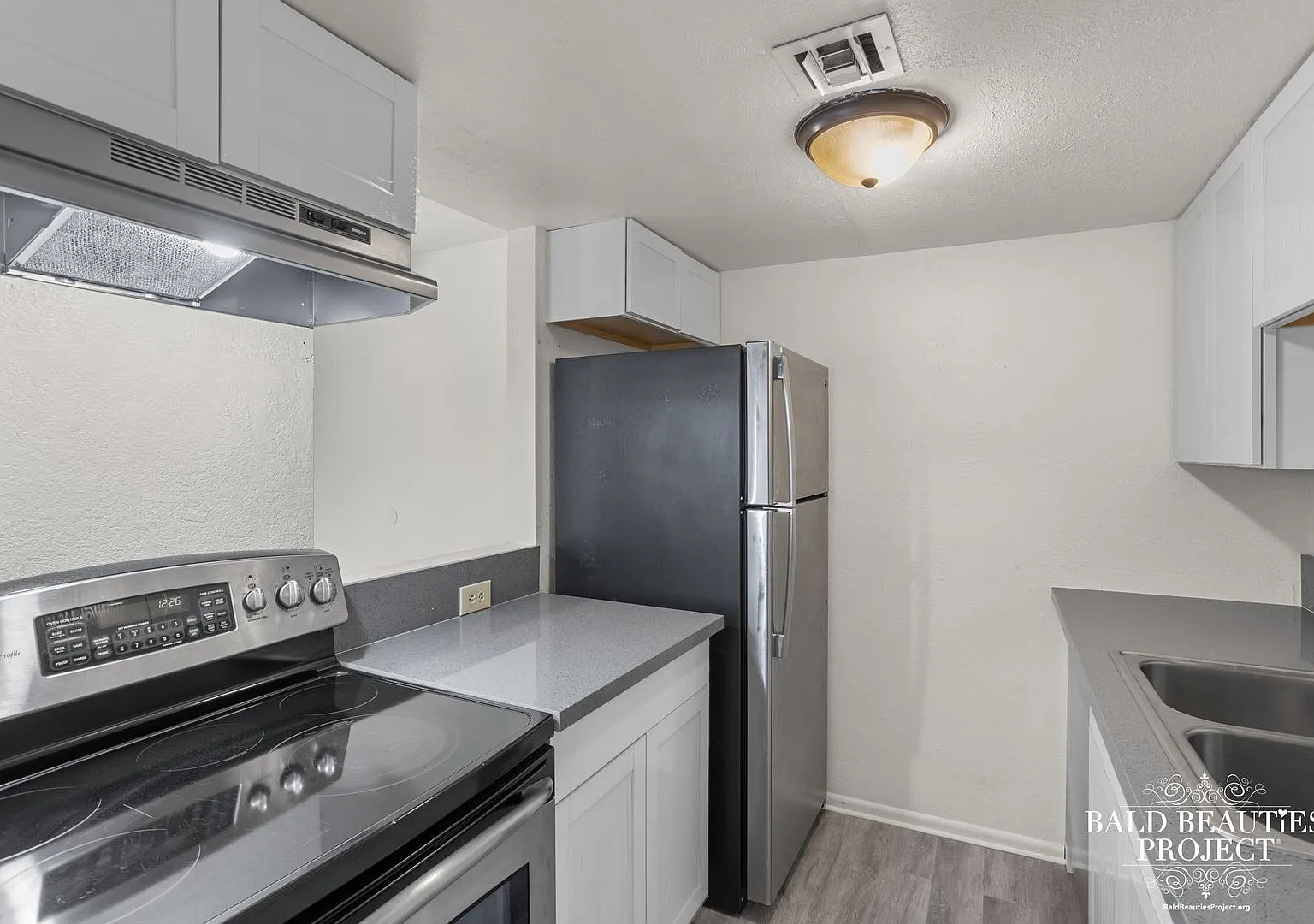 Peppertree Apartments — Photo 3