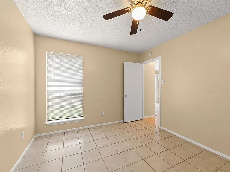 313 Greenlawn Blvd — Photo 22