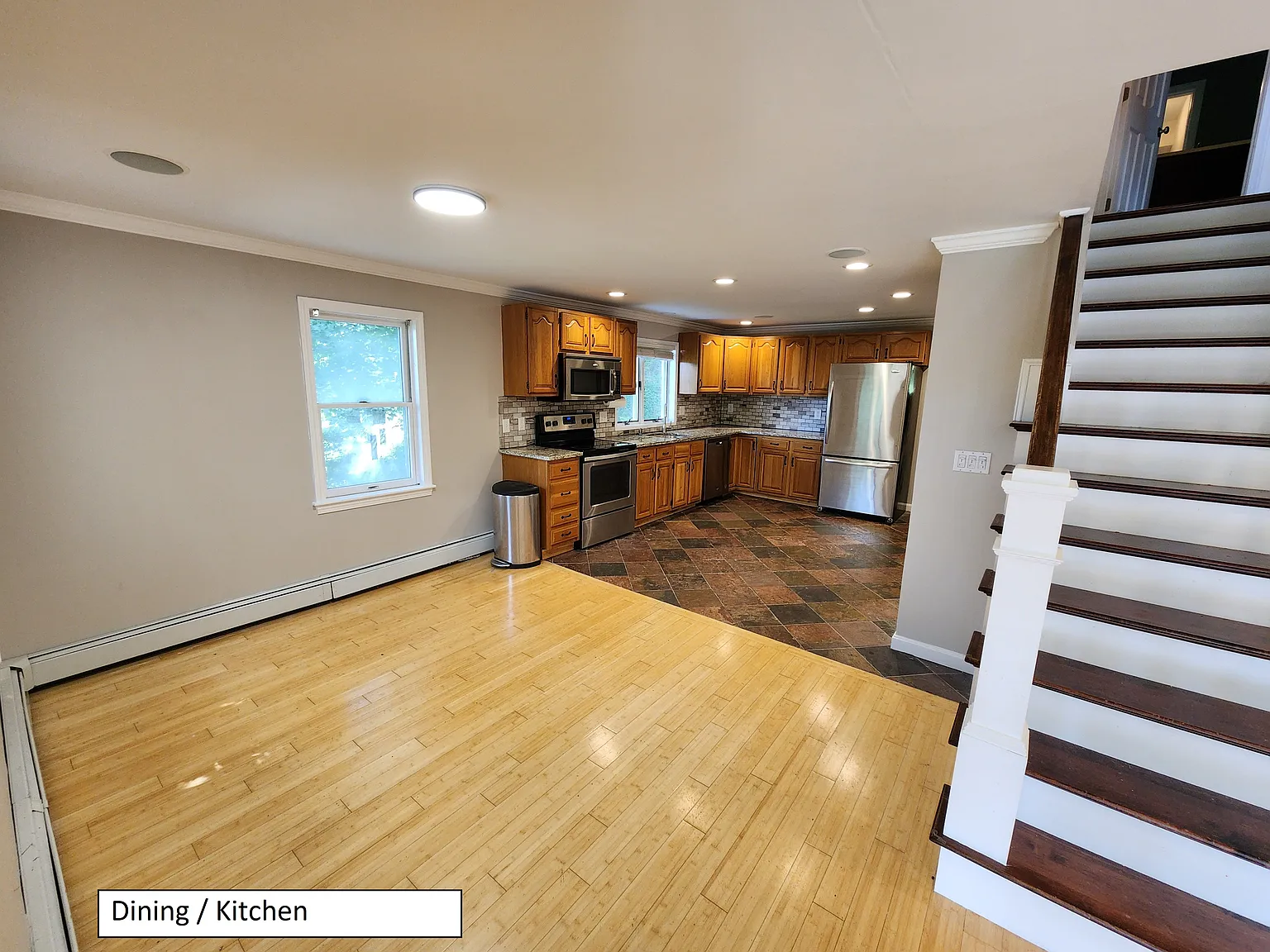 4 bed, 2900 sqft, $4,400 — Photo 4
