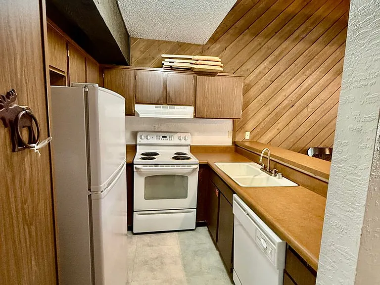 1629 Majestic Pines Dr — Photo 13