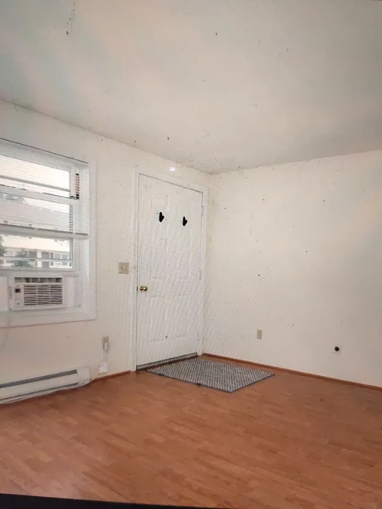 Building Photo - 814 Court St #F