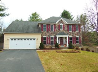 8 Hawkins Pl, Saratoga Springs, NY 12866