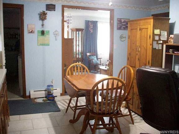 5th image of 23 Rose Ave