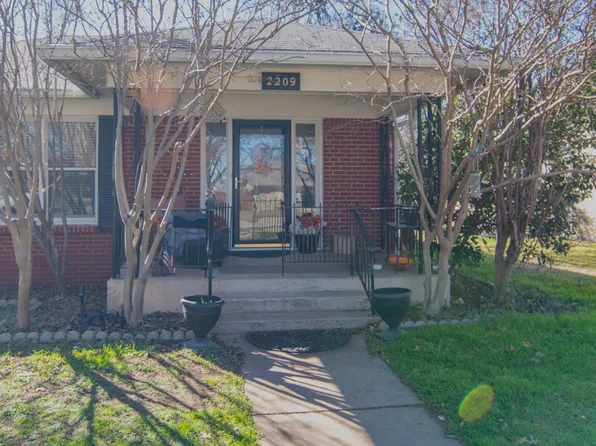 2209 10th St, Brownwood, TX 76801