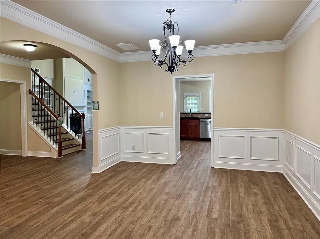 5 bed, 4.0 bath, 3507 sqft, $2,800 — Photo 4