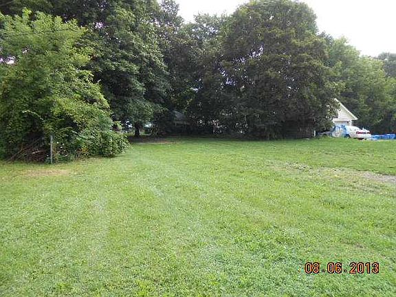 2nd image of 82 Wabash Ave S