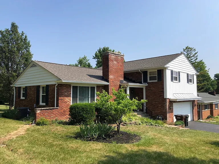 10557 Sharondale Rd — Photo 1