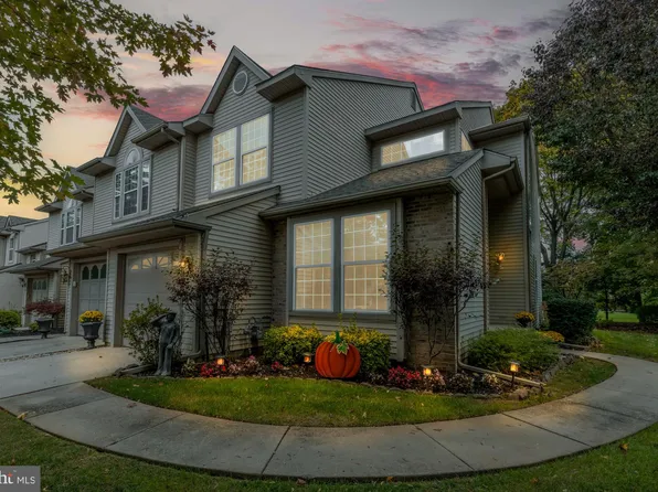 81 Smokey Run Dr, Berlin, NJ 08009