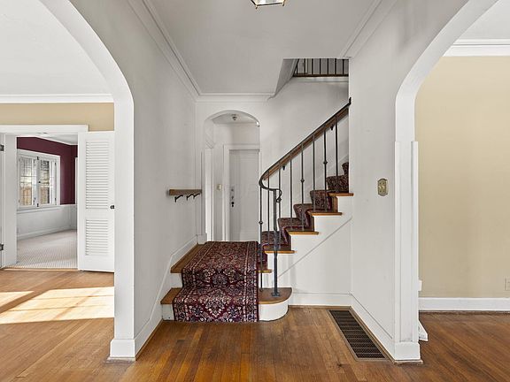 4th image of 2367 Southway Dr