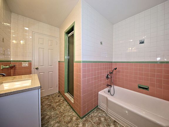 5th image of 200 N Barry Ave