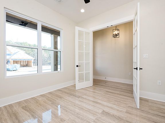 4th image of 131 Kinley Loop