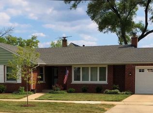 870 S Poplar Ave, Elmhurst, IL 60126