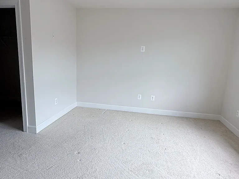 3511 Carnaby St — Photo 25