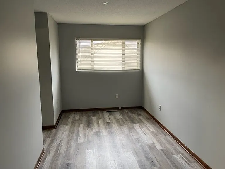 902 Hartwell Dr — Photo 6