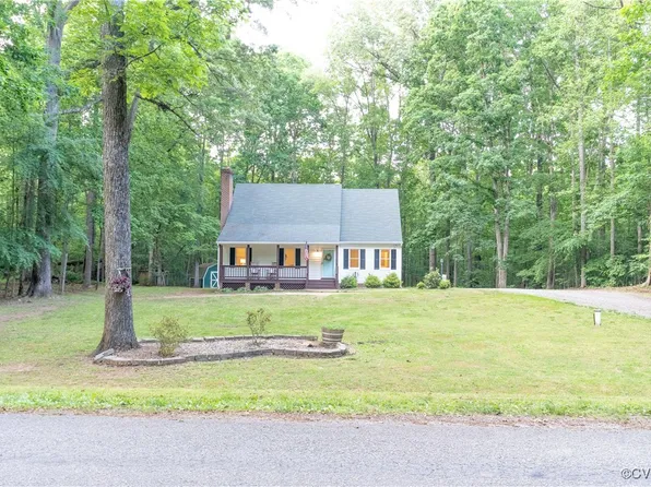 9845 Knobs Hill Ln, Amelia Court House, VA 23002