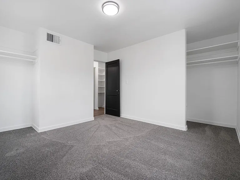 21 Midland Heights Cir #F — Photo 9