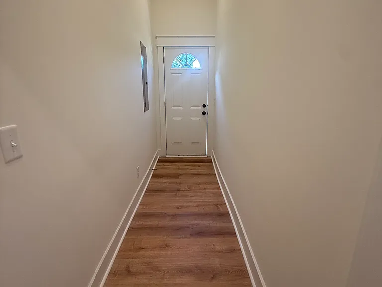 220 W Duffy St #A — Photo 18