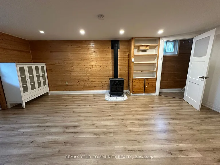 2 Pinemore Cres — Photo 15