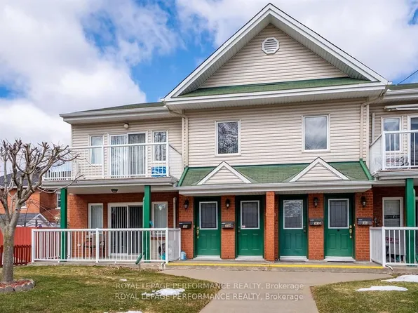 35 1st St W #A, Cornwall, ON K6J 1B8