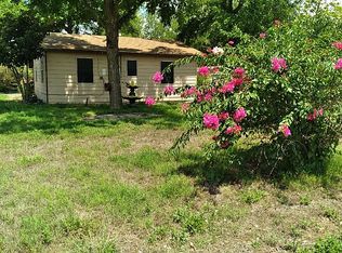 1707 Avenue U, Hondo, TX 78861