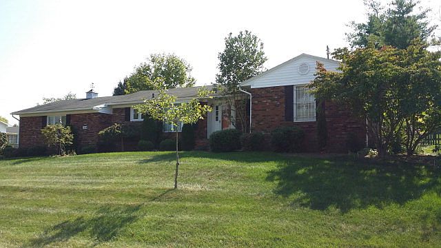 2nd image of 1658 Martha Ann Dr