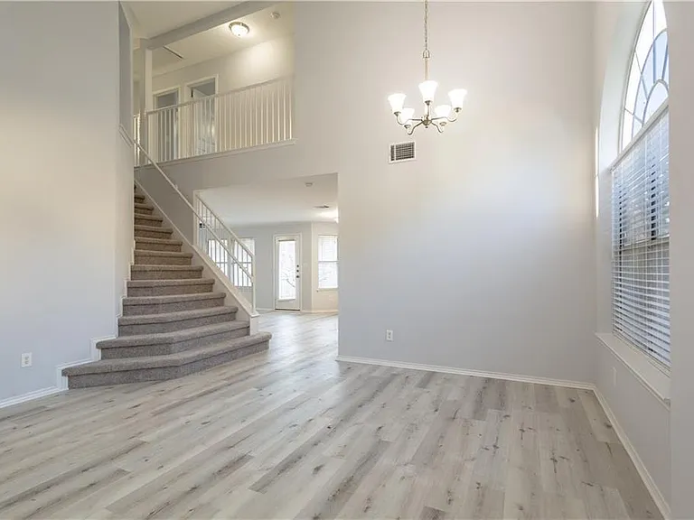 2917 Bernardino Cv — Photo 6