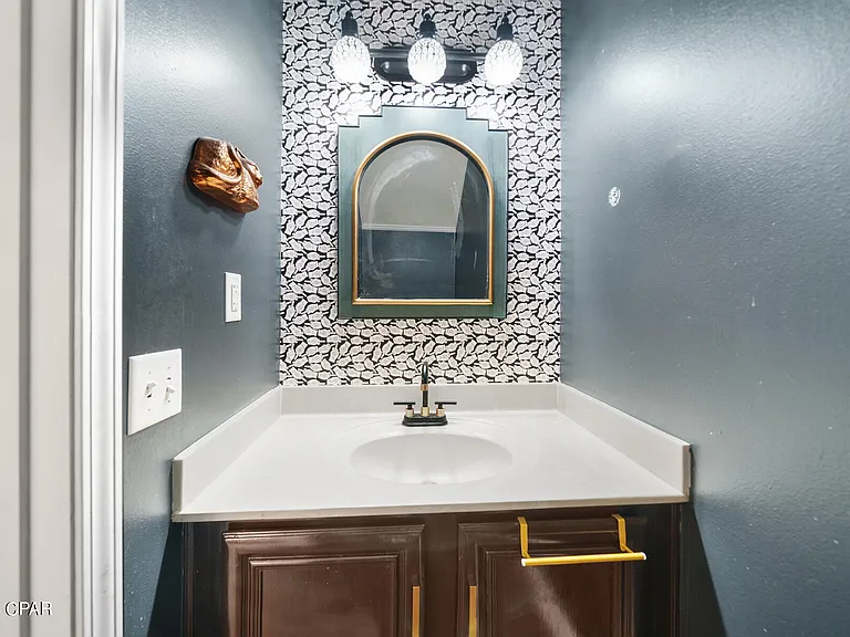 7207 Quail Hollow Dr — Photo 10