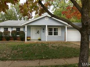223 Shadyoak Dr, Ballwin, MO